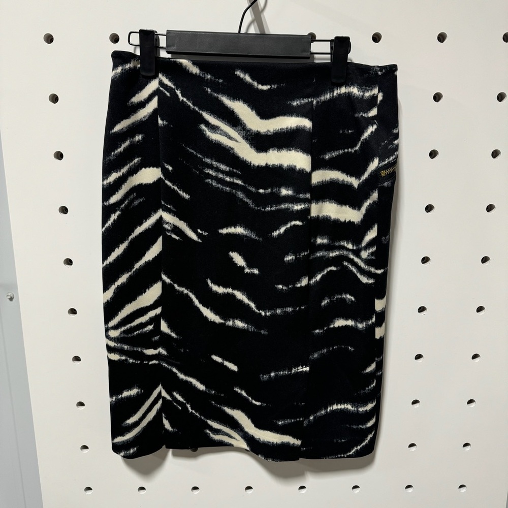 Michael Kors Women Zebra Zipper Faux Pockets Pencil Skirt Size 4 - Picture 2 of 5